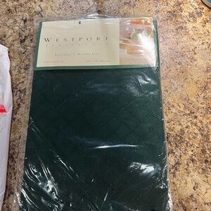 Westport Home Green Tablecloth